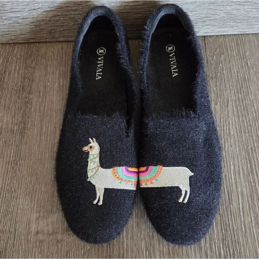 Vivaia Round Toe Faux Mink Knit Loafers with Alpaca or Llama Embroidery Sz 39.5